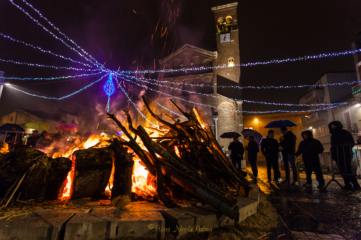 Il fuoco di San Tommaso 2016 un po’ bagnato ma sempre acceso