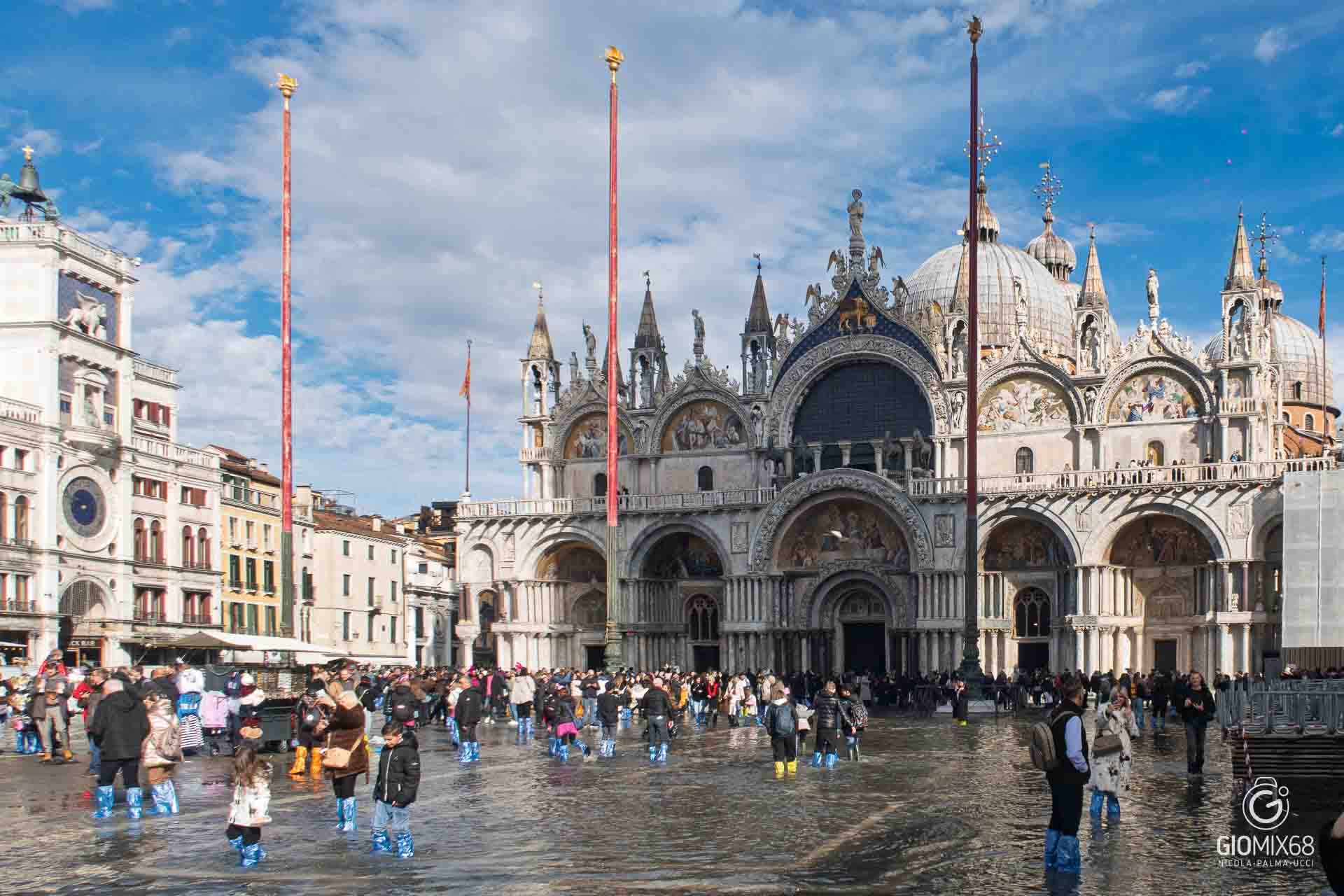 Venezia Riflessa: Il Mio 15 Febbraio al Carnevale 2026